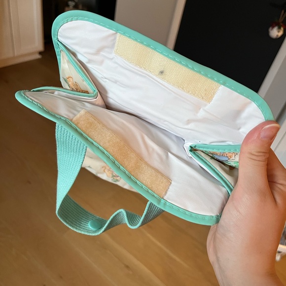 Peter Rabbit Vintage 1990’s Insulated Tote - Picture 5 of 6